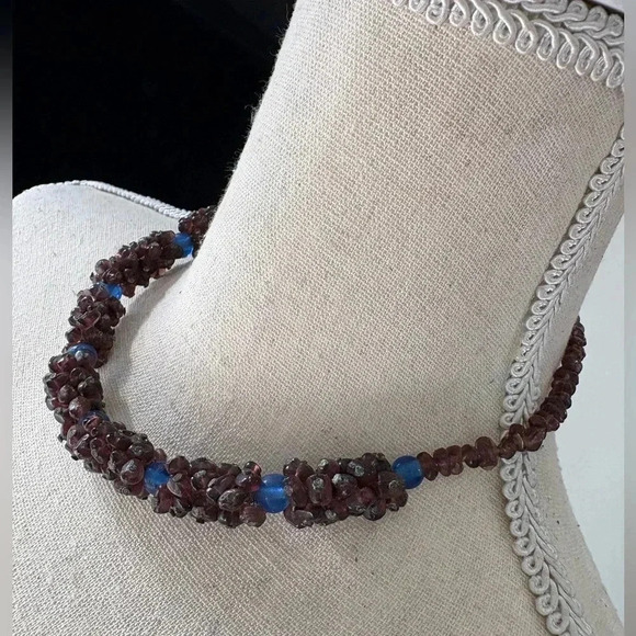 Vintage Artisan Beaded Necklace Featuring Genuine Garnet and Blue Glass Beads. - Picture 3 of 13